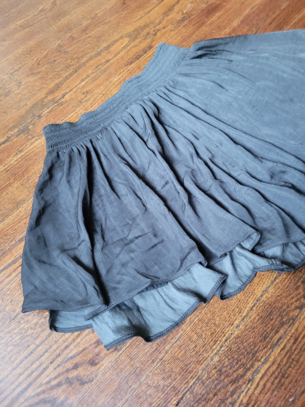 Divided (H&M) Ruffle Tiered Shorts Tassel Flowy Boho Black Size Small Silky Soft - Picture 11 of 17